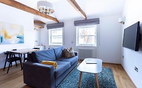 Apartment 6 At Number 8: City Centre, 1 Bedroom, Sofa Bed In Lounge