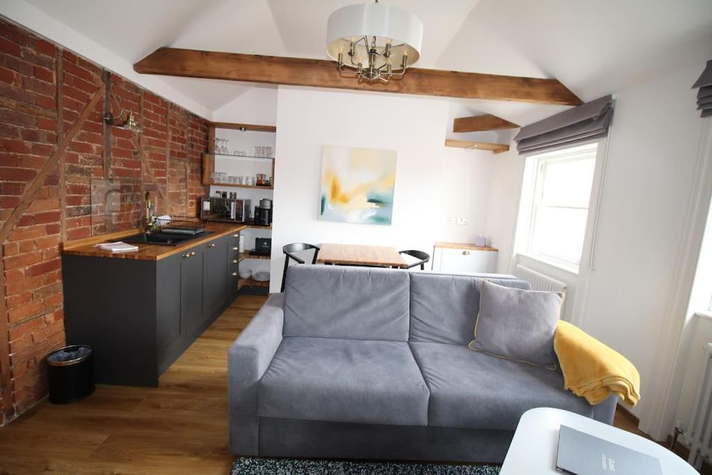 Apartment 6 At Number 8: City Centre, 1 Bedroom, Sofa Bed In Lounge Canterbury Exterior photo