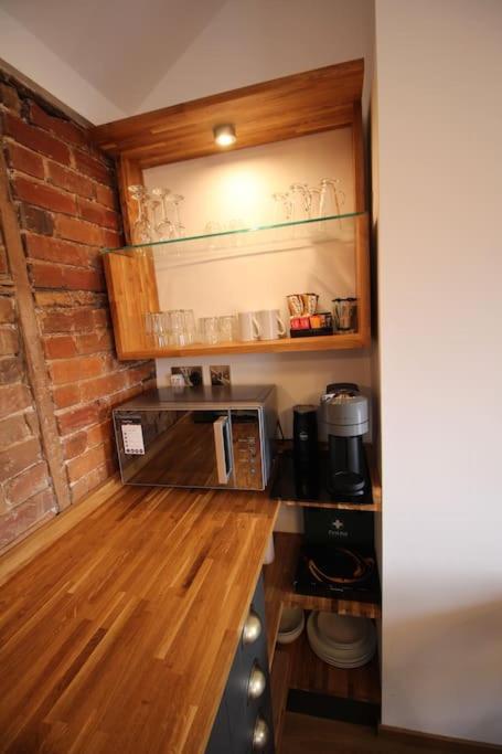Apartment 6 At Number 8: City Centre, 1 Bedroom, Sofa Bed In Lounge Canterbury Exterior photo