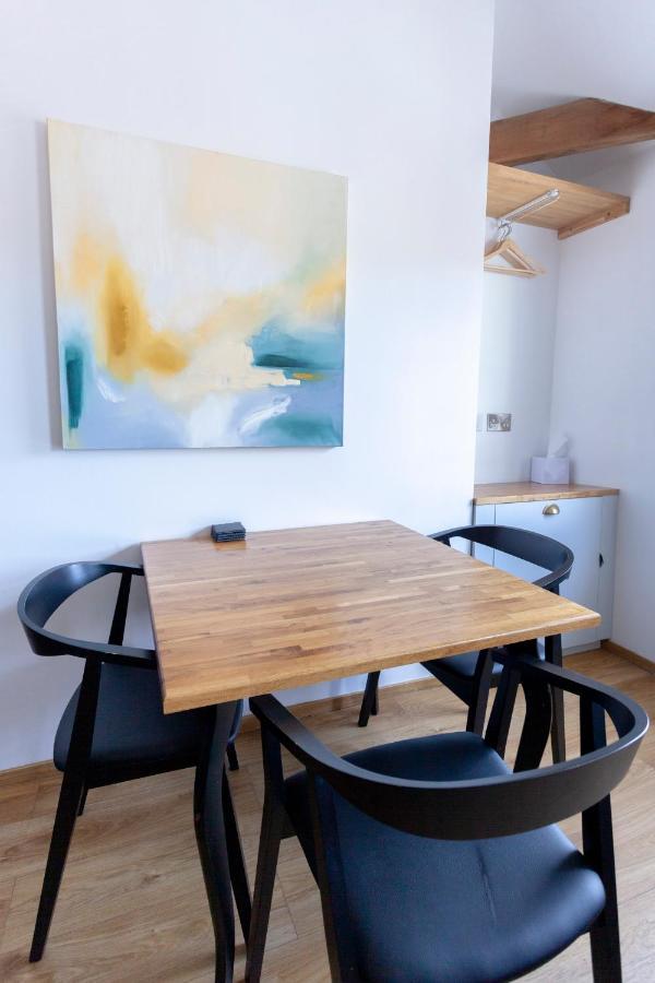 Apartment 6 At Number 8: City Centre, 1 Bedroom, Sofa Bed In Lounge Canterbury Exterior photo